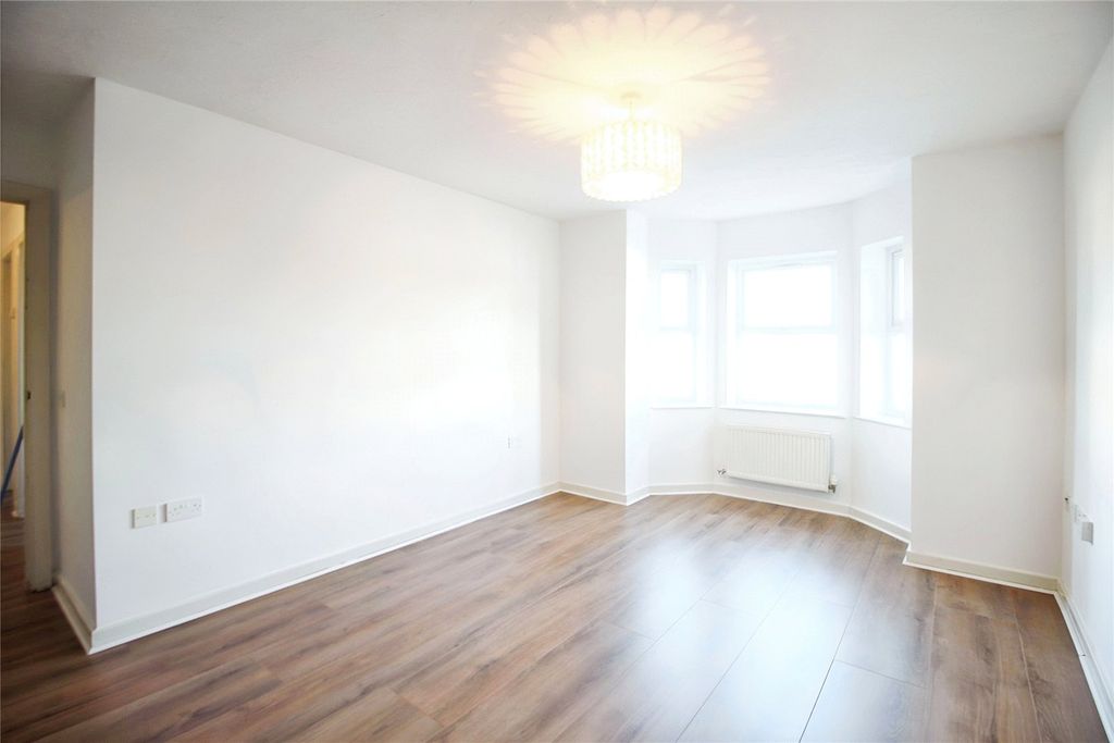 Property photo 3 of 9 Picture No. 27