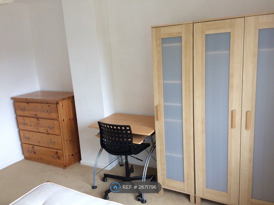 Property photo 3 of 17 Bedroom 2