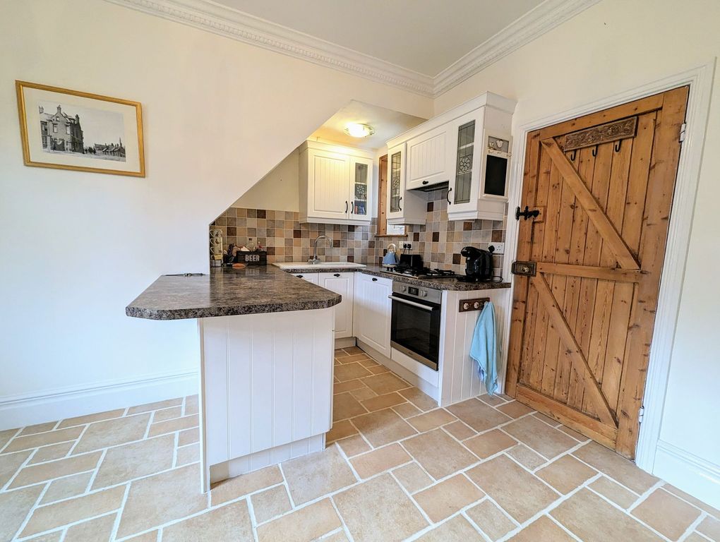 Property photo 3 of 23