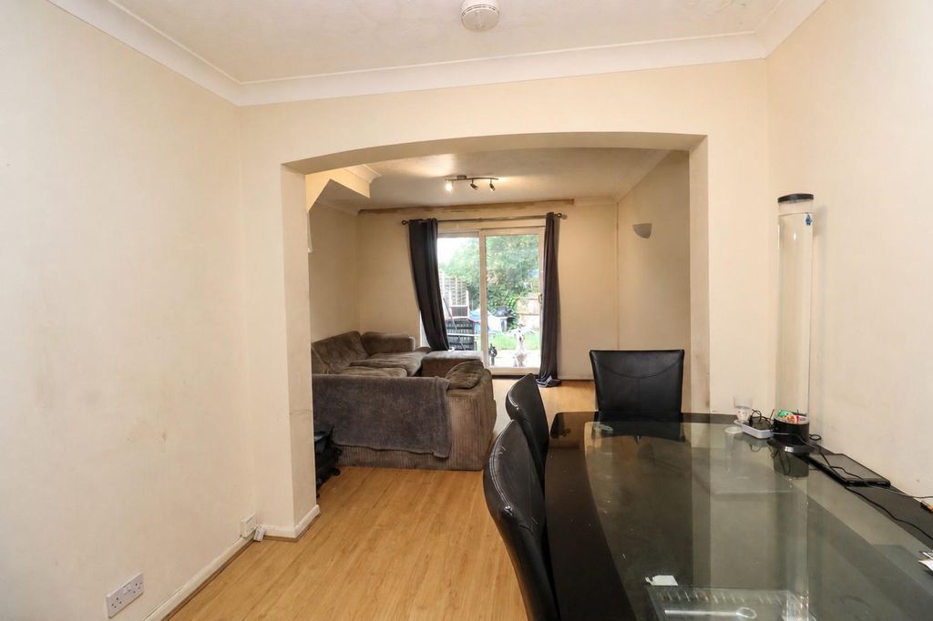 Property photo 3 of 9 Dining Room