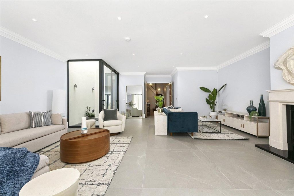 Property photo 3 of 11 54B7d4c9-8d81-4E1E-92B9-c956Fa22931c.Jpeg