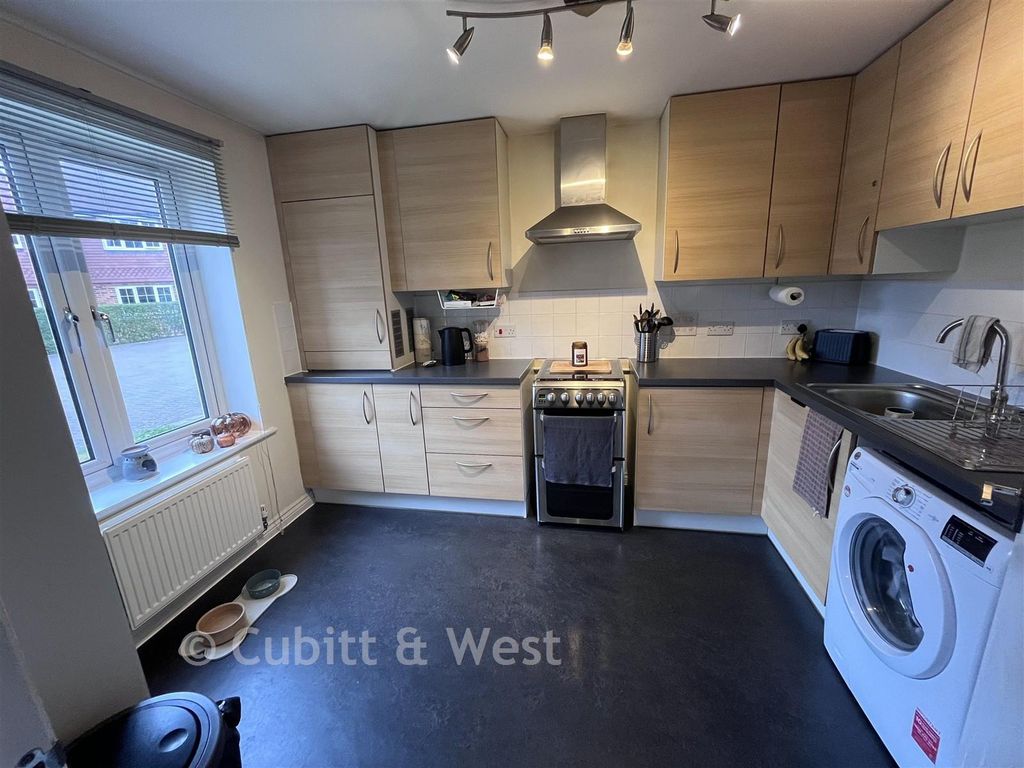 Property photo 3 of 15 Kitchen