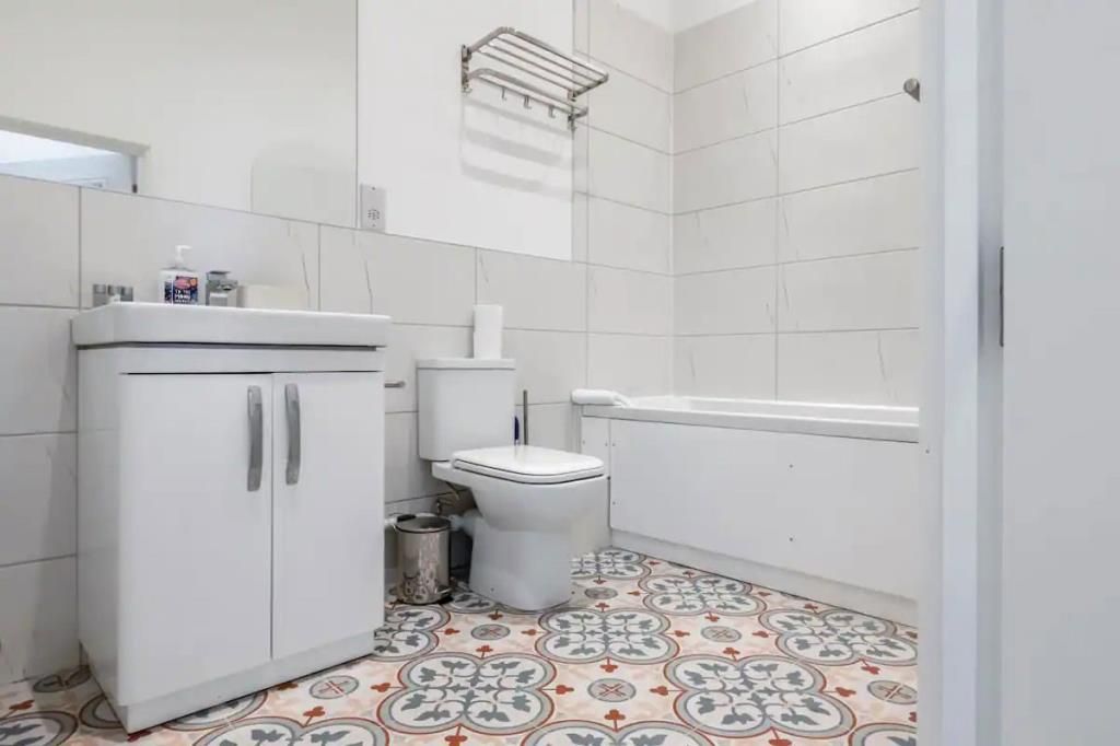 Property photo 3 of 6 Bathroom