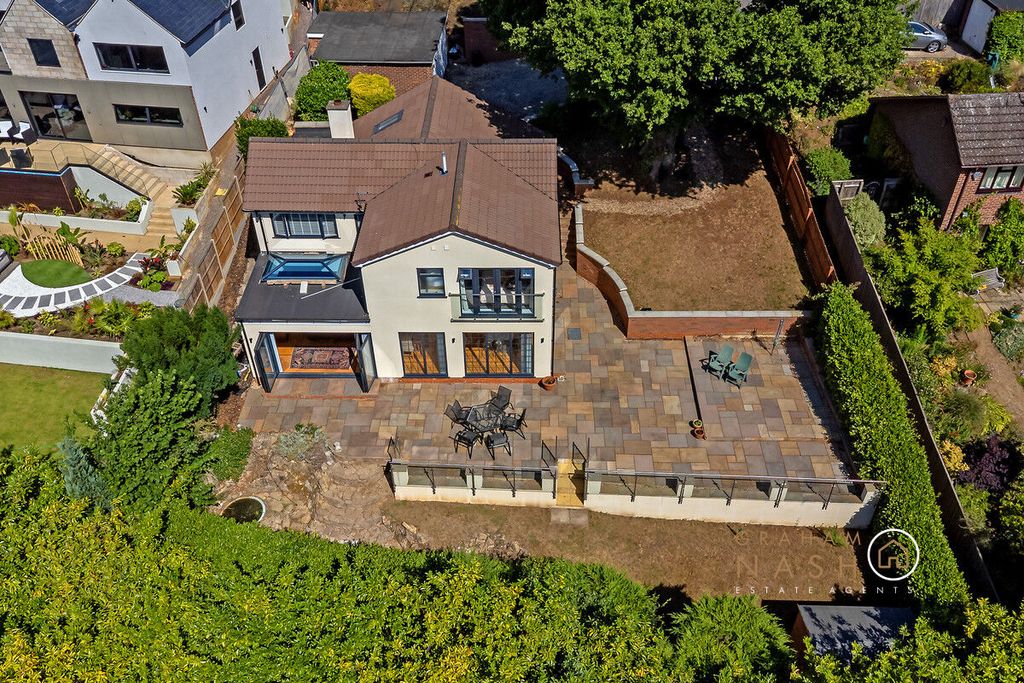 Property photo 2 of 37