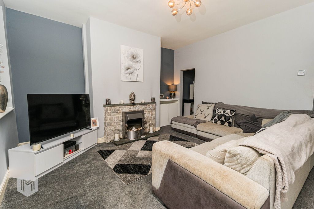 Property photo 2 of 21 Picture No. 14