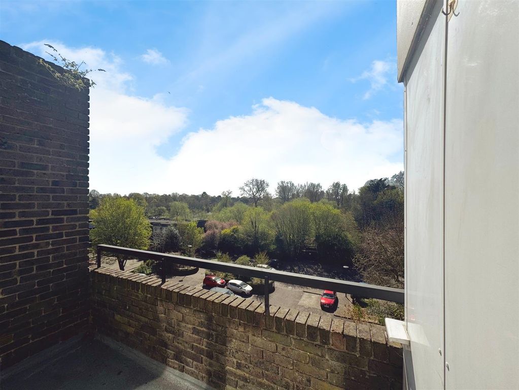 Property photo 3 of 12 0c577d66-Img_4023.Jpg