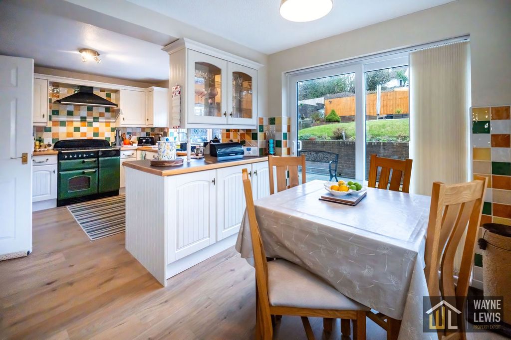 Property photo 2 of 42