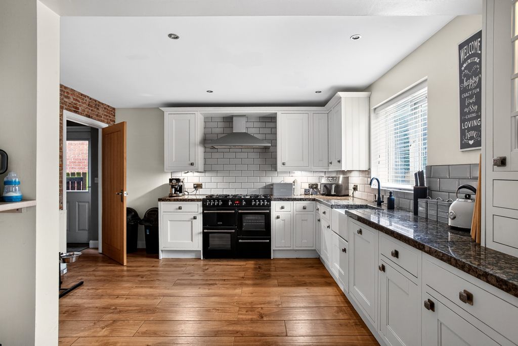 Property photo 3 of 30