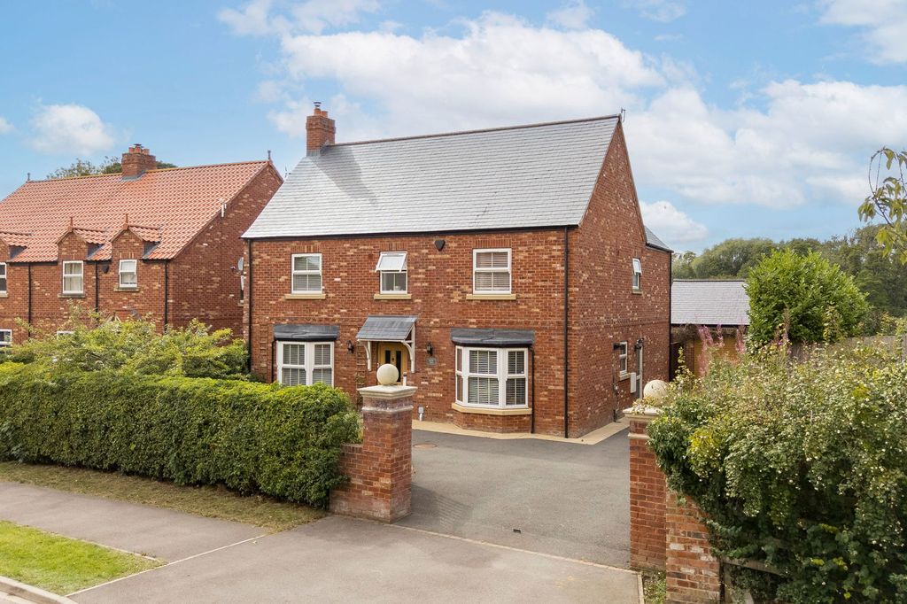 Property photo 1 of 35