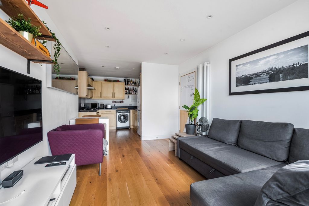 Property photo 3 of 11 768750 (3)