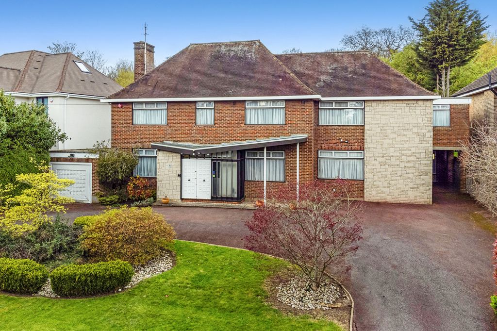 Property photo 1 of 31