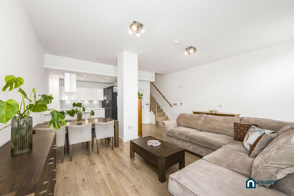 Property photo 1 of 36