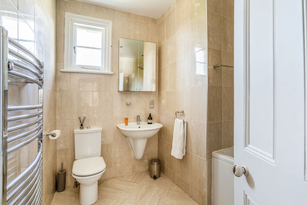 Additional image 19 of 6 bed detached house for saleChurch Avenue, Farnborough GU14