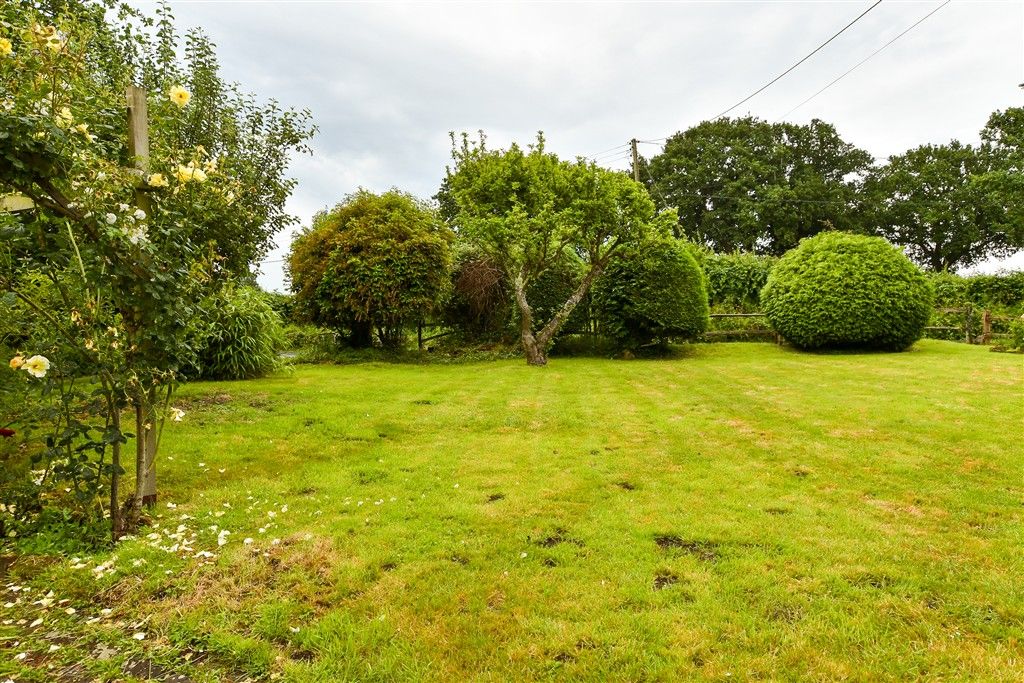 Property photo 1 of 14 Front Garden