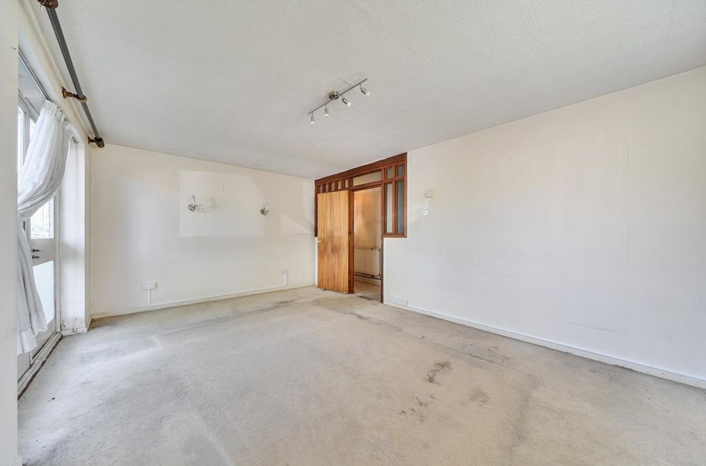 Property photo 3 of 9 Davidson Frost-Wellings, Dfw, Hertford Court, Livi