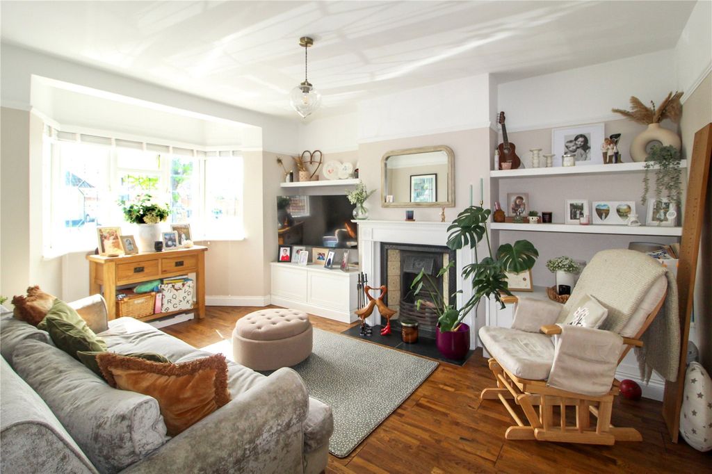 Property photo 2 of 16 Picture No. 15