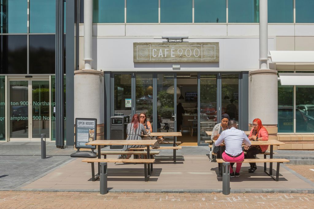 Property photo 3 of 19 Cafe11.Jpg