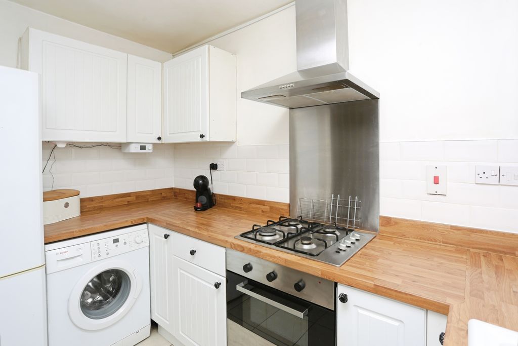 Property photo 3 of 15 Kitchen