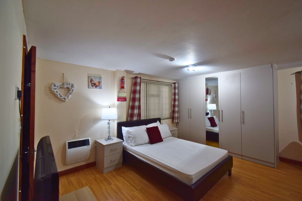 Property photo 2 of 4