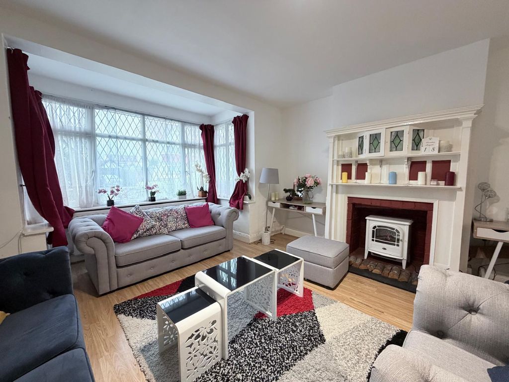 Property photo 2 of 15 Gallery