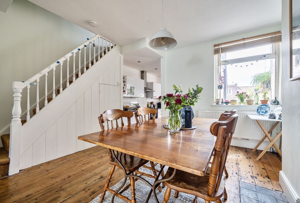 Property photo 2 of 19 1463781-14-6A0c5F...