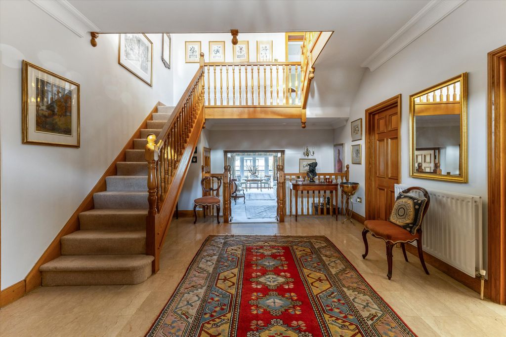 Property photo 3 of 19 Image