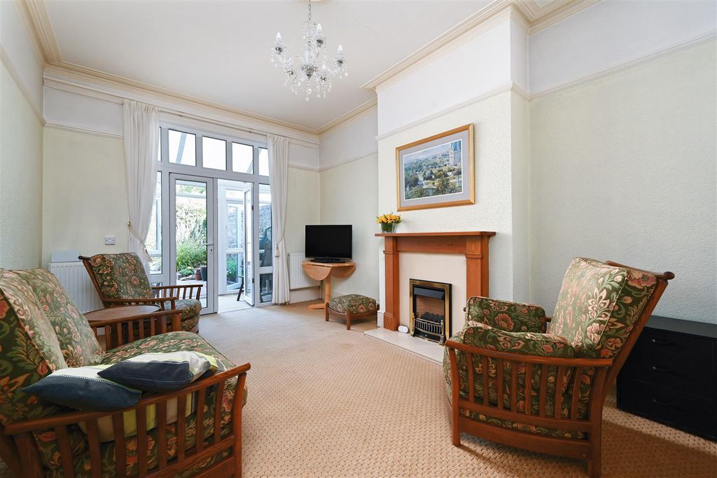 Property photo 2 of 22 Rotherfield Avenue-Tn401 (6).Jpg