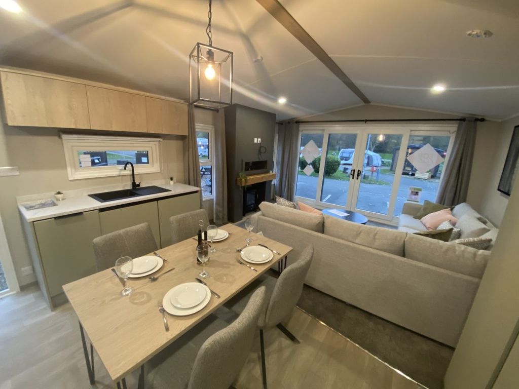 Property photo 2 of 4 Arlington 4