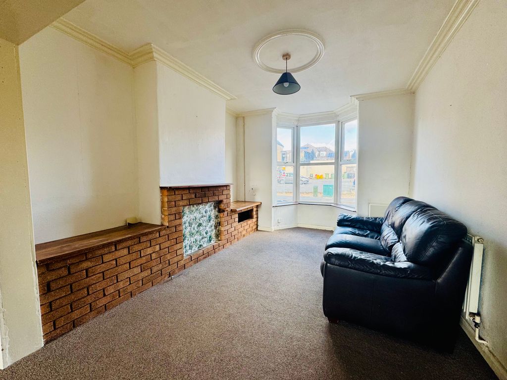 Property photo 2 of 11 Image