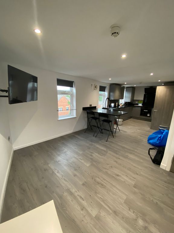 Property photo 2 of 13 Open-Plan Living!