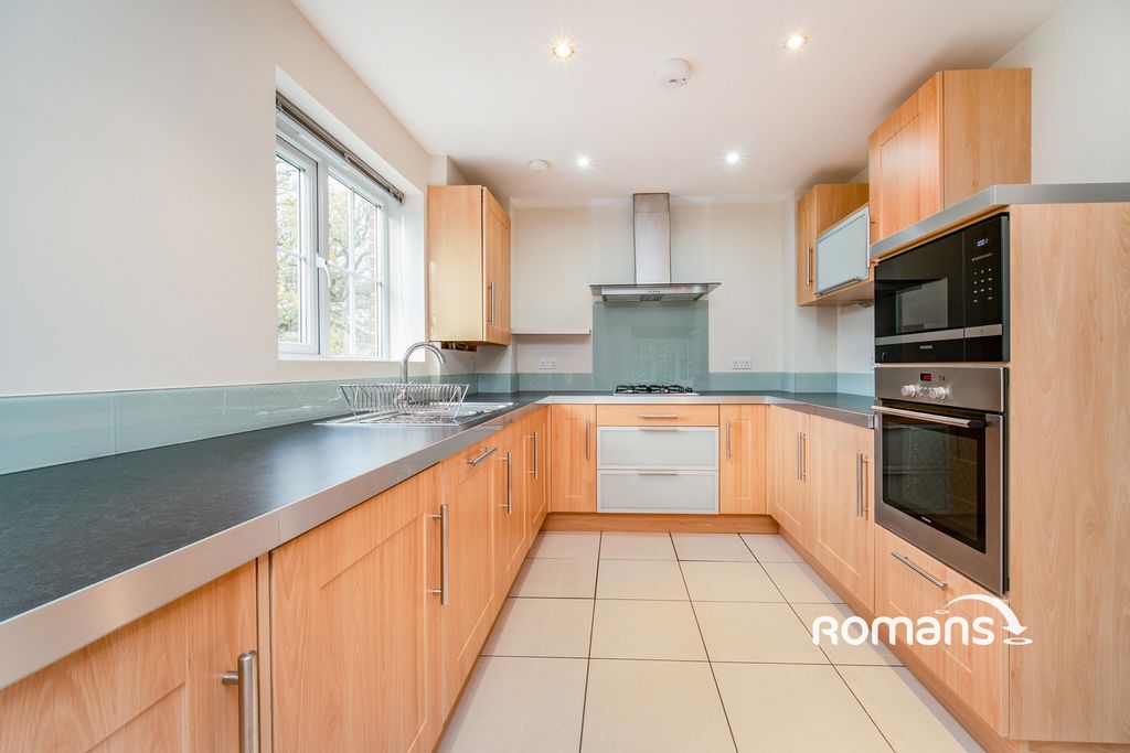 Property photo 3 of 11 Photo