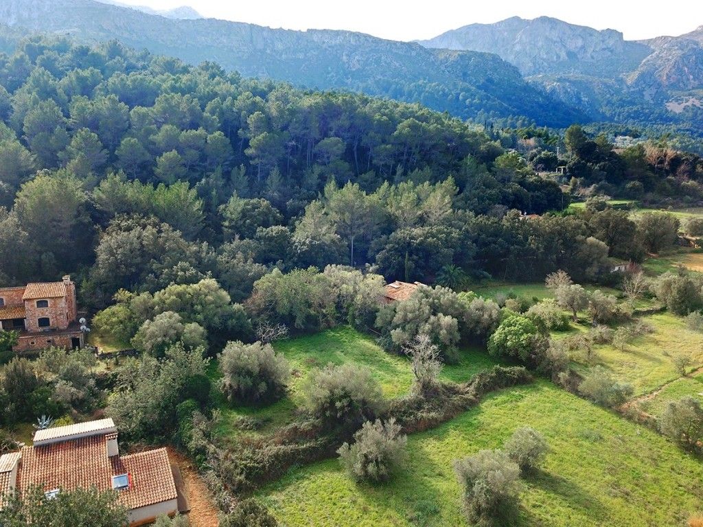 Property photo 2 of 20 Aerial (1)