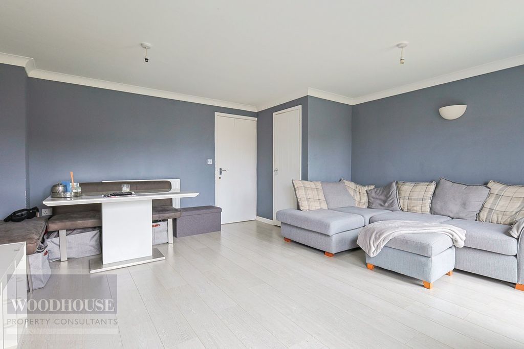 Property photo 3 of 21