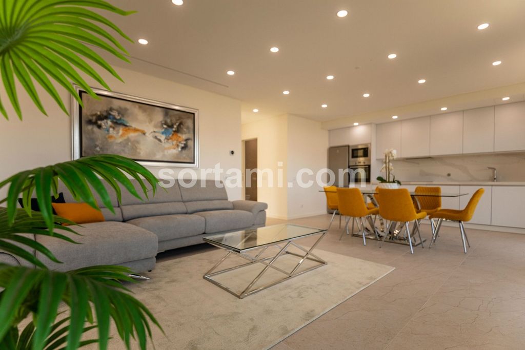 Property photo 2 of 32