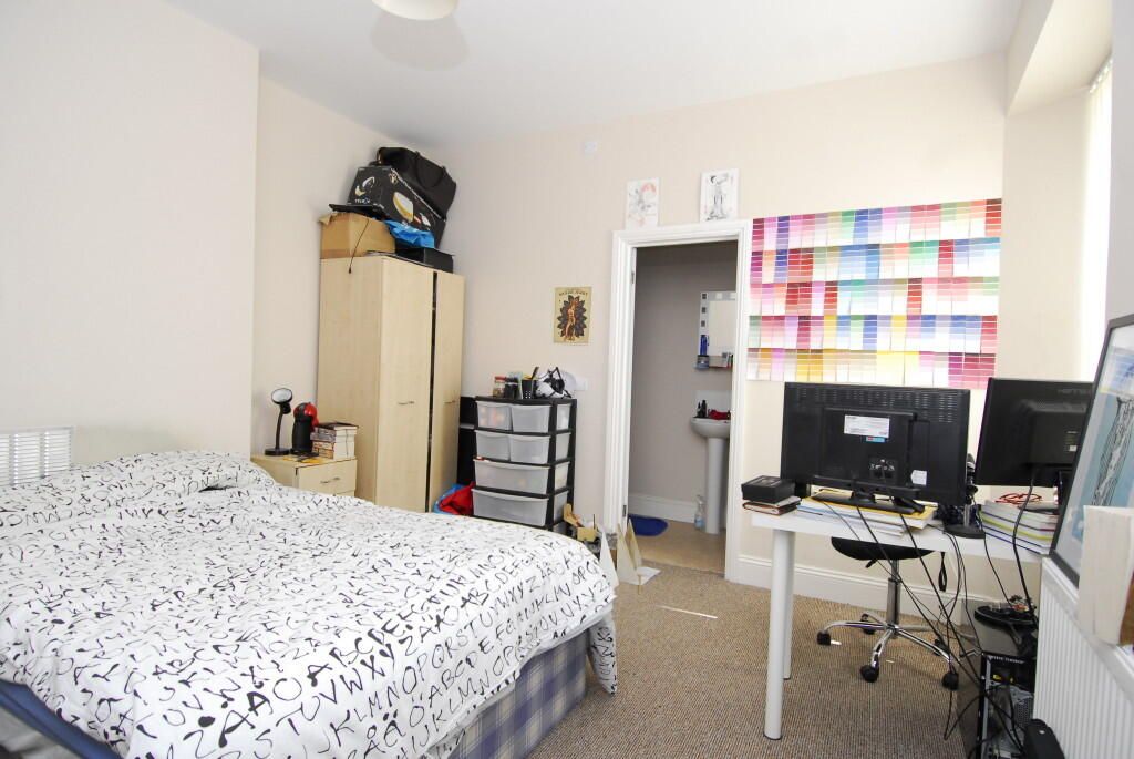 Property photo 3 of 5