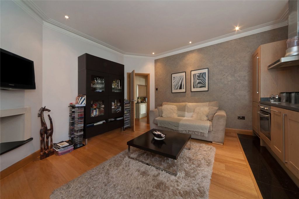 Property photo 2 of 9