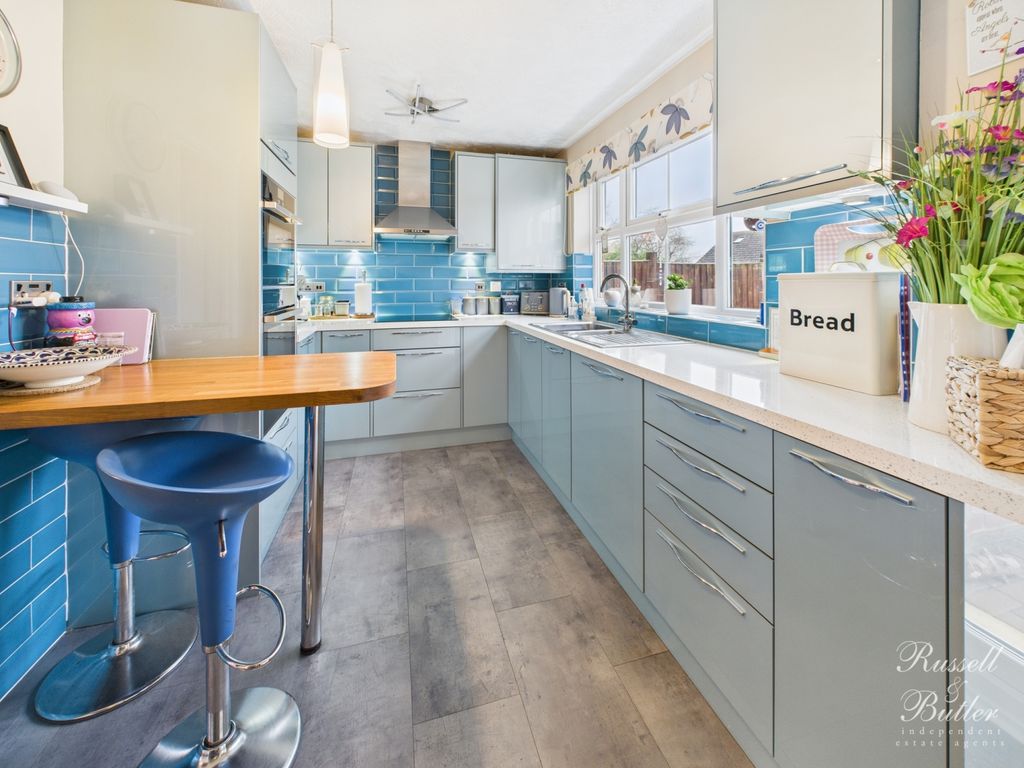 Property photo 2 of 17 Cam01995G0-Pr0397-Still024