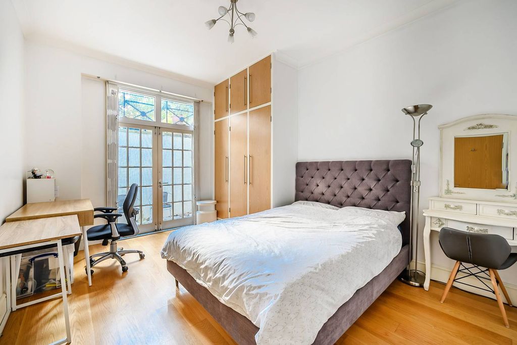 Property photo 3 of 10
