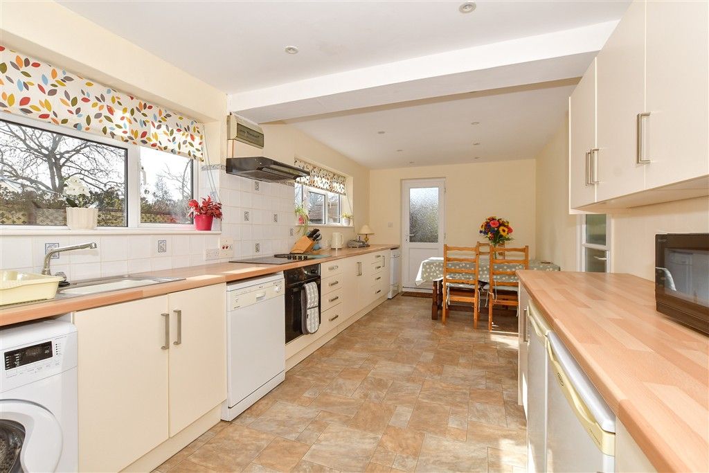 Property photo 3 of 18 Kitchen/ Breakfast Room