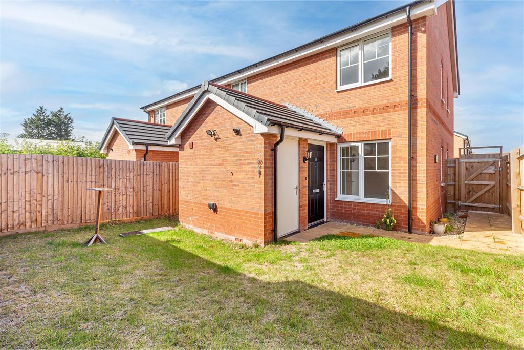 Property photo 1 of 16 Garden-1.Jpg