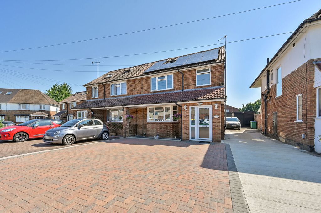 Property photo 1 of 27