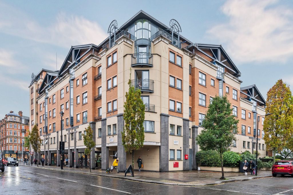 Property photo 3 of 12