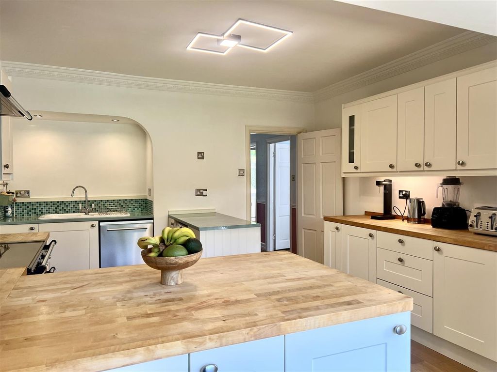 Property photo 2 of 18 Kitchen.Jpg