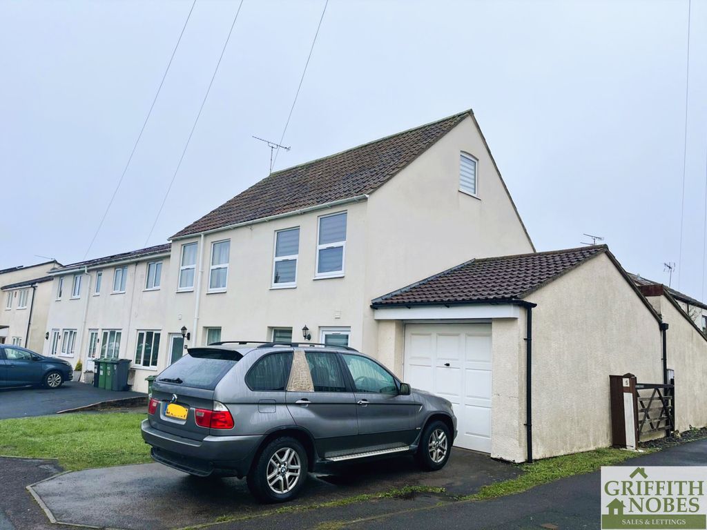 Property photo 1 of 10 Front