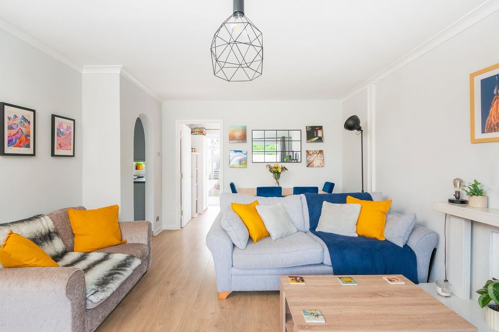Property photo 1 of 32 2H8Rbn - Reception D.Jpg
