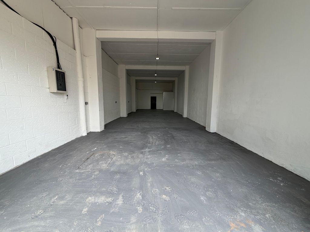 Property photo 1 of 2