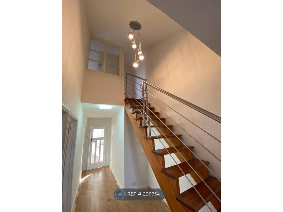 Property photo 2 of 14 Hall