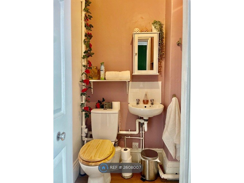Property photo 3 of 5