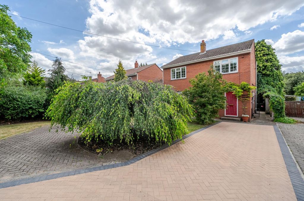 Property photo 1 of 19 1323900-22-686Fb8442A68A.Jpg