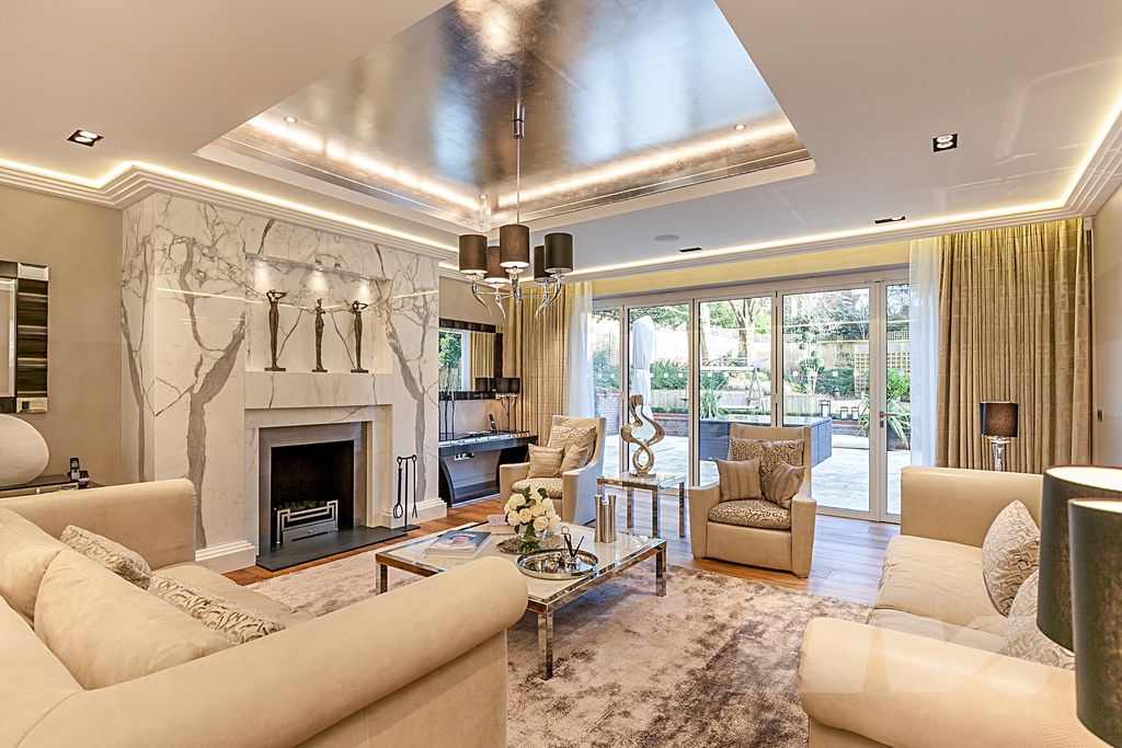 Property photo 3 of 37 Photo 11